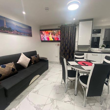 The Royal Boutique Oxford Lodge By London Sleep 6 Hayes  Esterno foto
