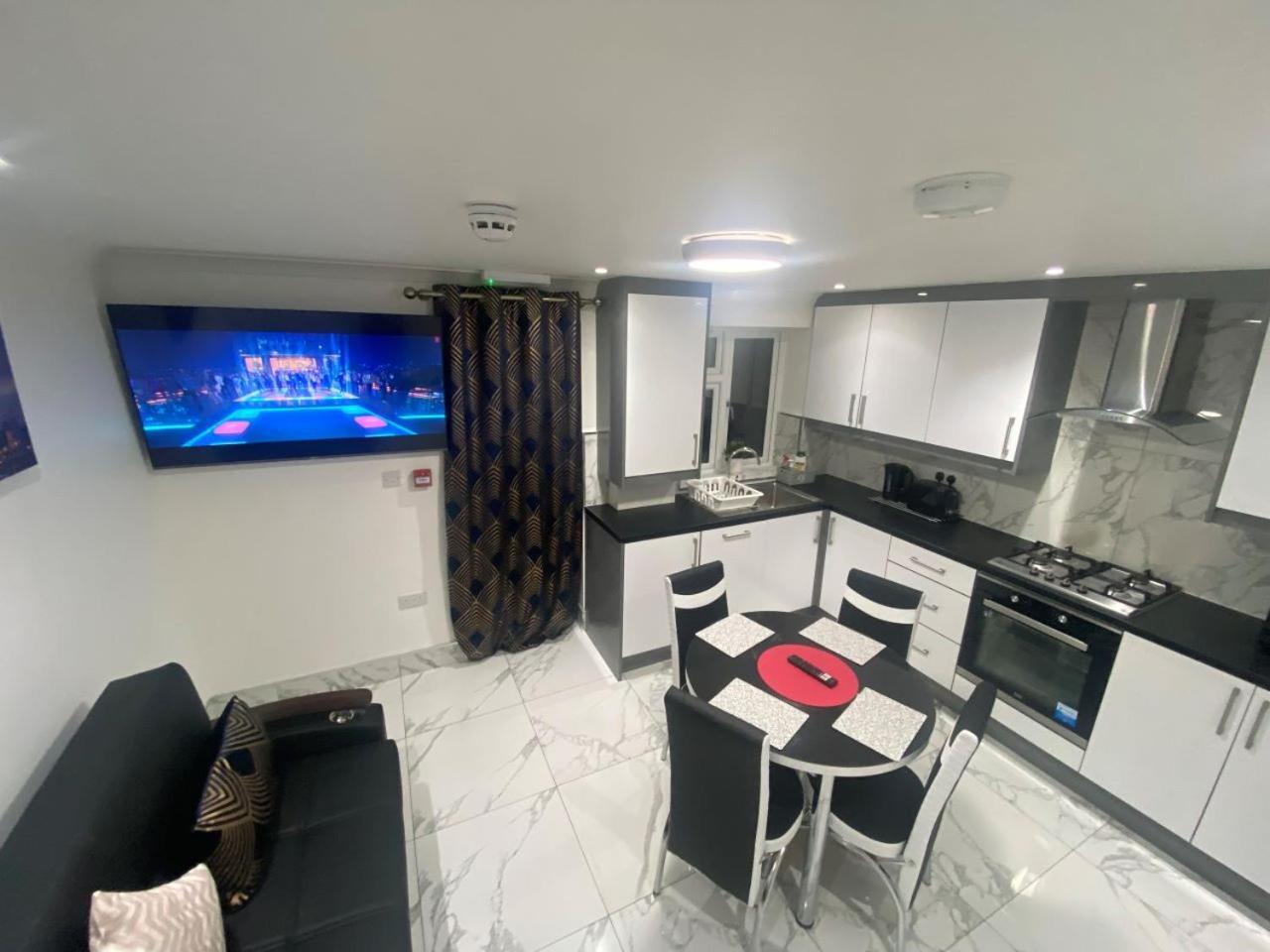 The Royal Boutique Oxford Lodge By London Sleep 6 Hayes  Esterno foto