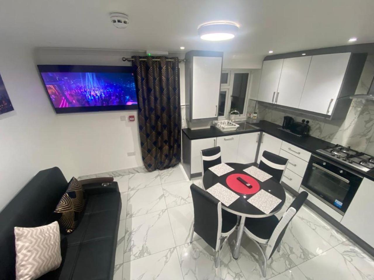 The Royal Boutique Oxford Lodge By London Sleep 6 Hayes  Esterno foto